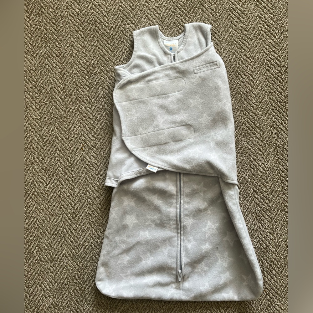 HALO - Sleep Sack Saddle - 3-6 months, grey and white star pattern - FLEECE